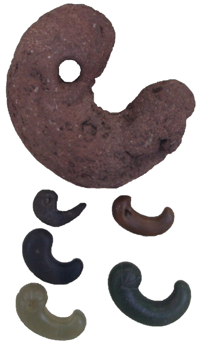 Magatama - enciclopédia SpeedyLook